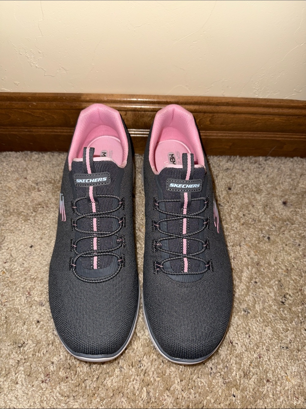 New Skechers Slip-On Athletic Sneakers in gray and Pink